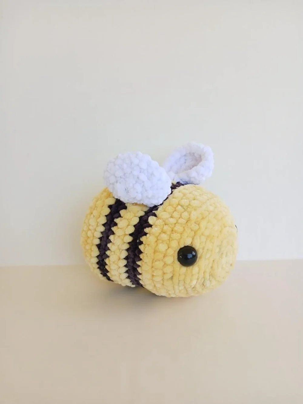Handmade 5 inch crochet bee plushie - Picture 6 of 9